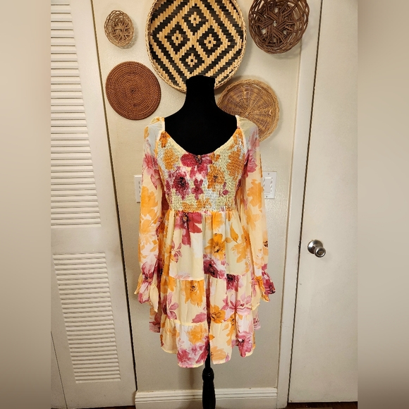 LAST ONE! Square Neck Yellow Floral Mini Dress With Flutter Sleeves NWT - Picture 7 of 11